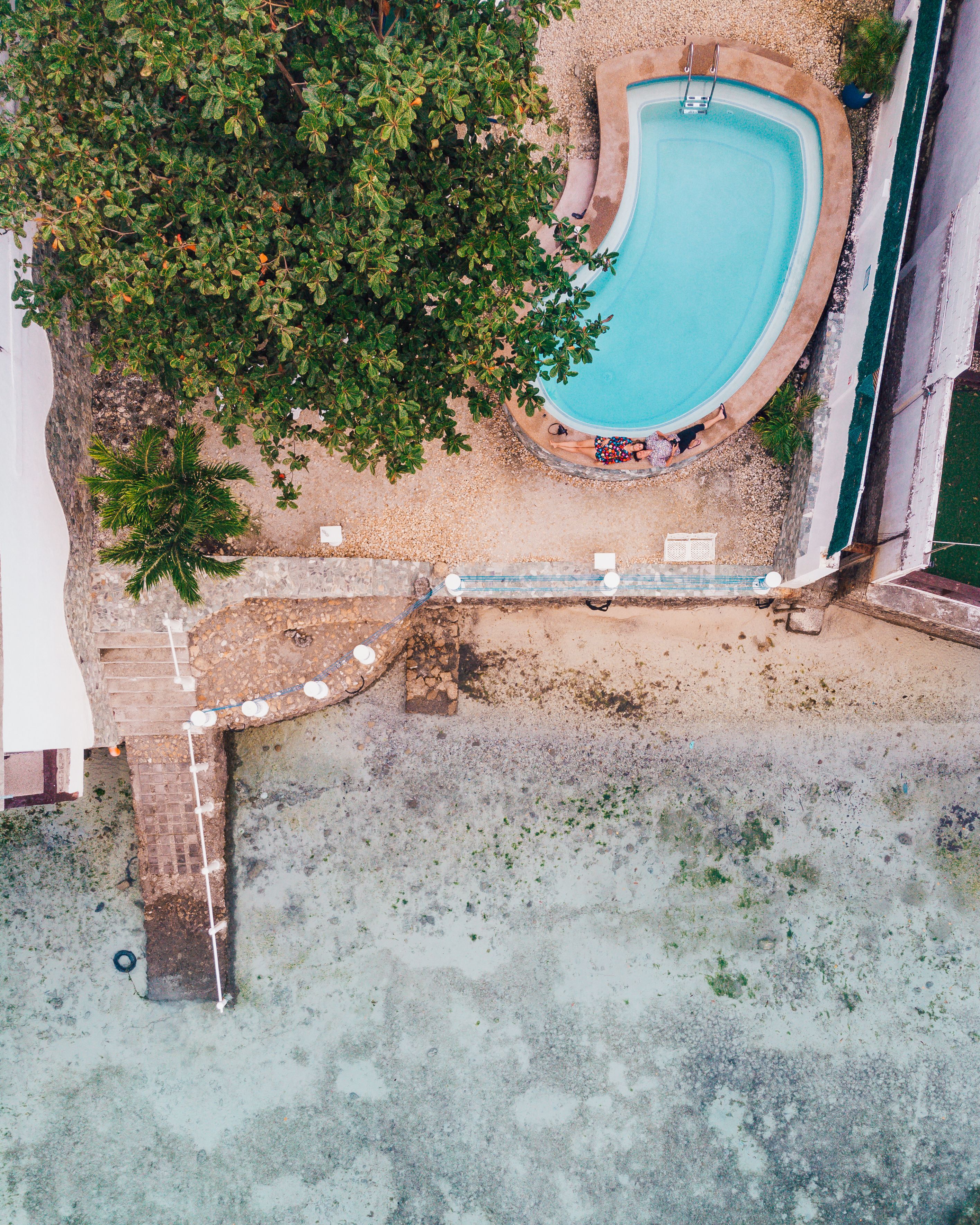 on the beach, sun-loungers, scuba diving, snorkelling