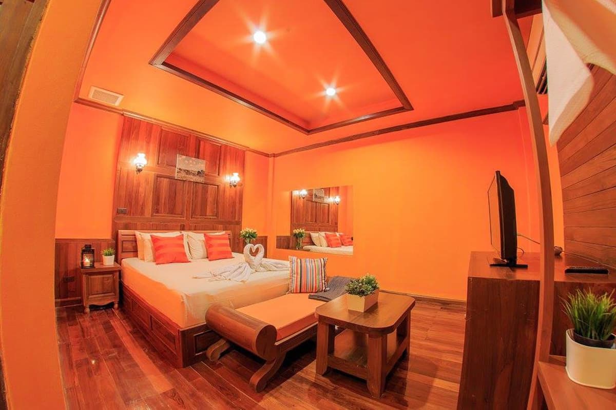 Deluxe Double Room | Hypo-allergenic bedding, blackout drapes, free WiFi, bed sheets