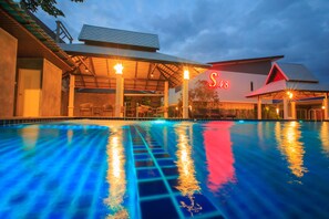 Outdoor pool, open 6:00 AM to 10:00 PM, free pool cabanas - S48 Hotel (Chiang Mai)