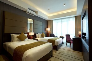 Standard Twin Room, City View | Minibar, in-room safe, desk, blackout drapes - Mandarina Colombo (Colombo)