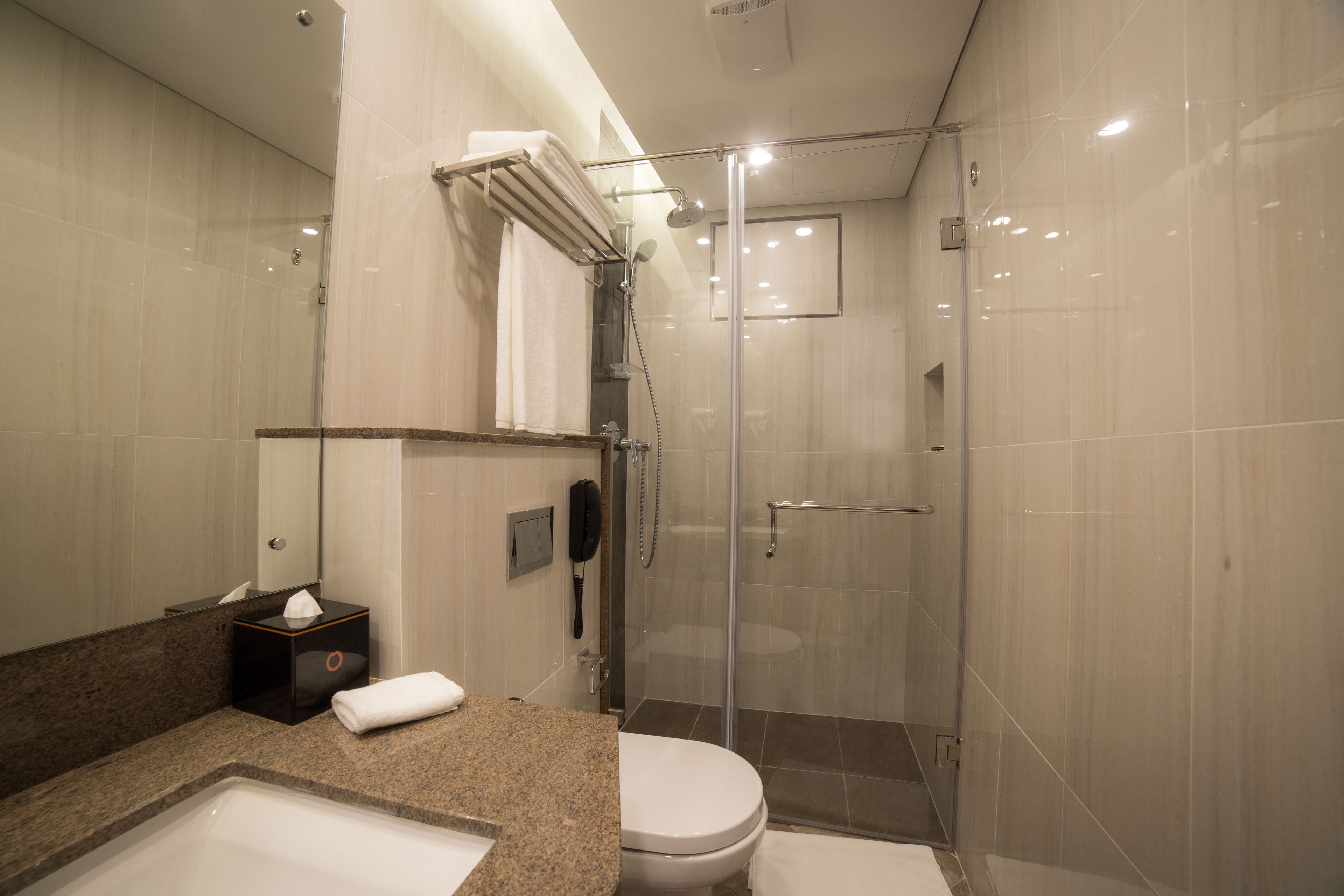 shower, rainfall showerhead, free toiletries, hair dryer