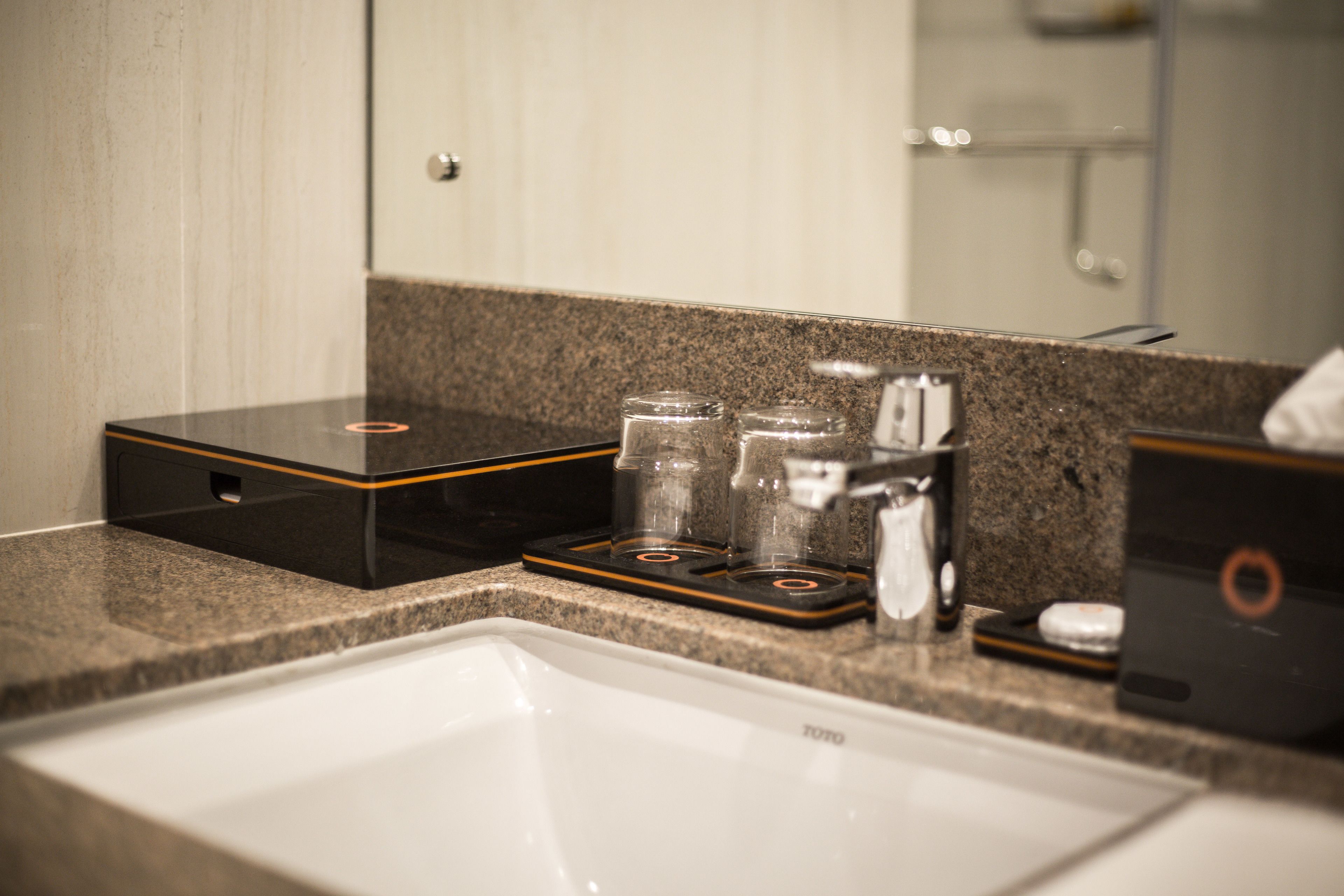 shower, rainfall showerhead, free toiletries, hair dryer