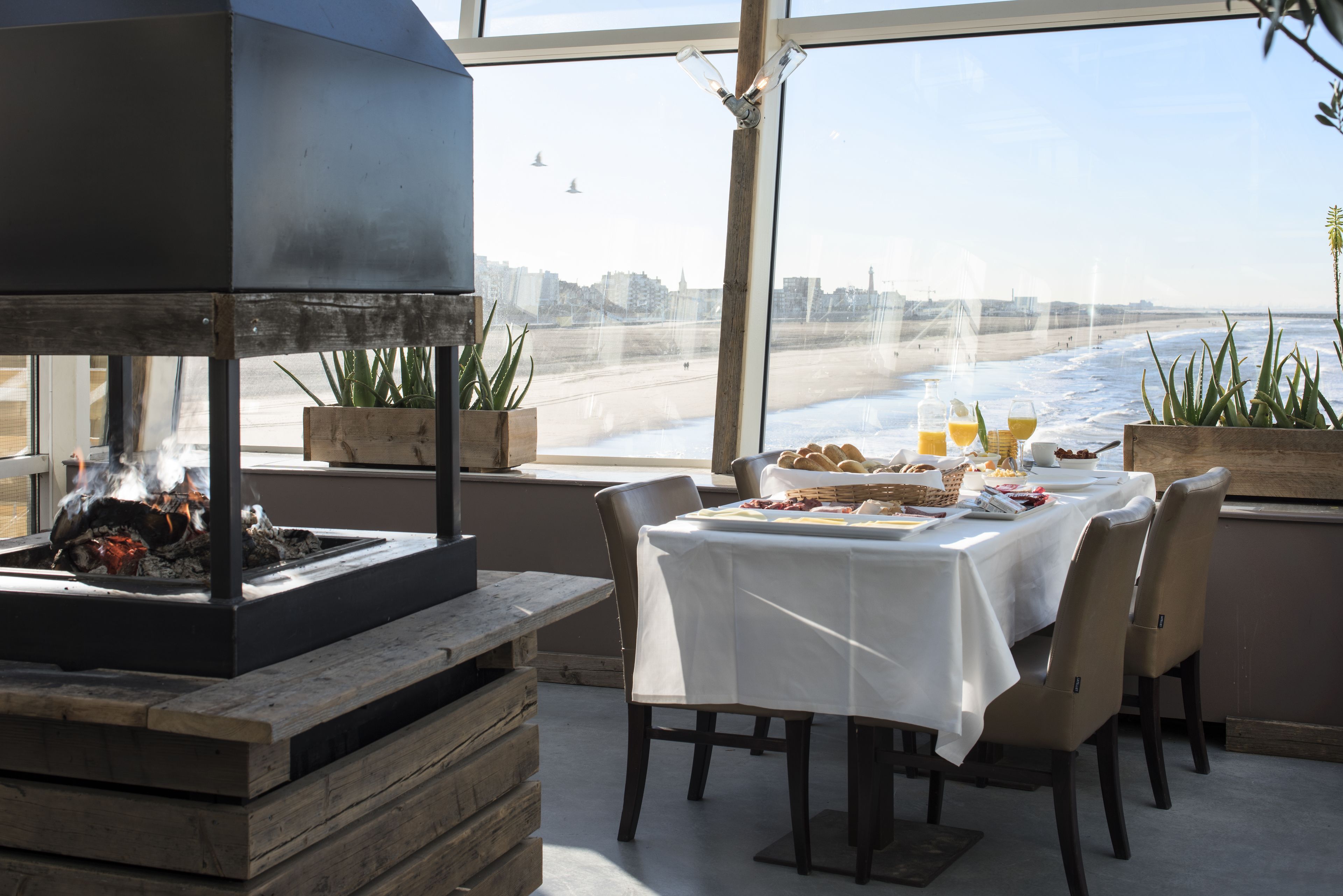 Daily continental breakfast (EUR 17.50 per person)