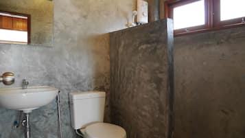 One Bedroom Villa | Bathroom | Shower, towels