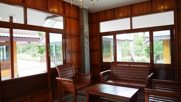 One Bedroom Villa | Living room