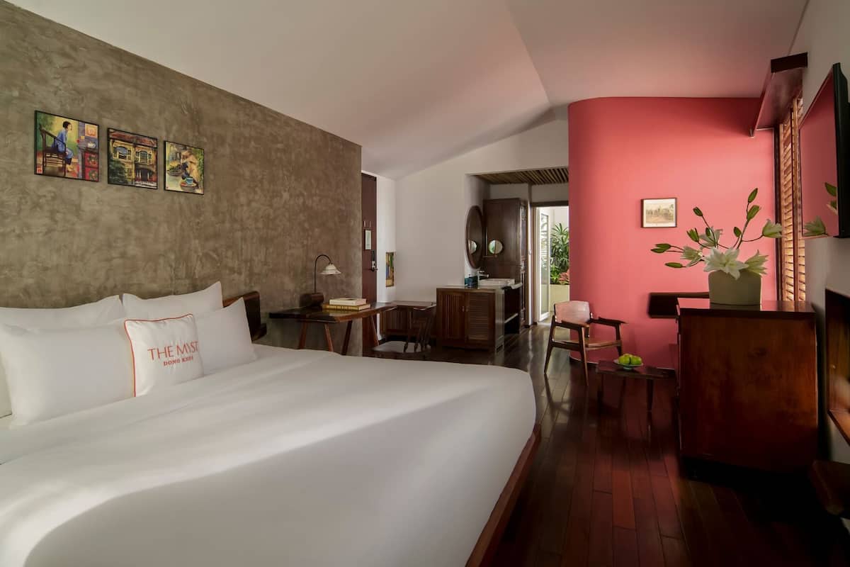 Saigon Signature Balcony | Free minibar items, in-room safe, blackout drapes, soundproofing