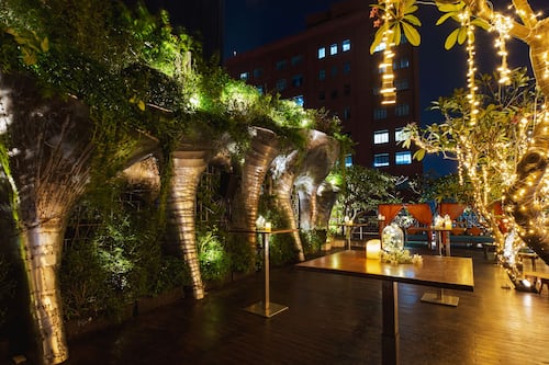 Poolside bar