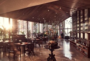 Breakfast, lunch, dinner served; Vietnamese cuisine 