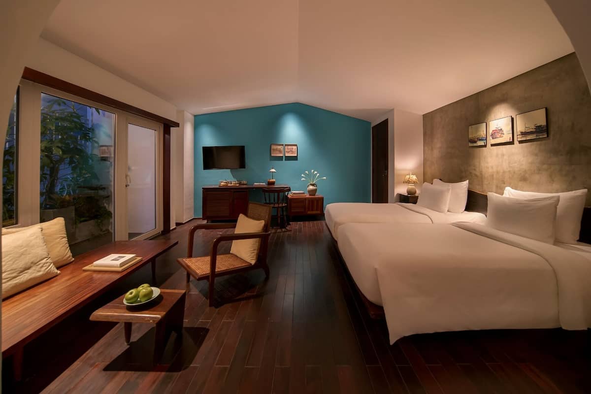 Saigon Balcony Twin Room | Free minibar items, in-room safe, blackout drapes, soundproofing