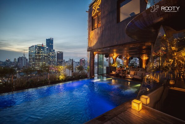 プールサイドバー