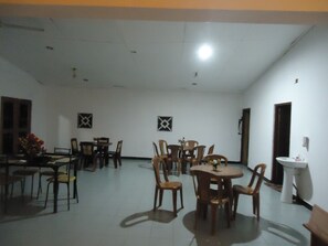 Interior entrance - Flower Seven Hotel (Anuradhapura)