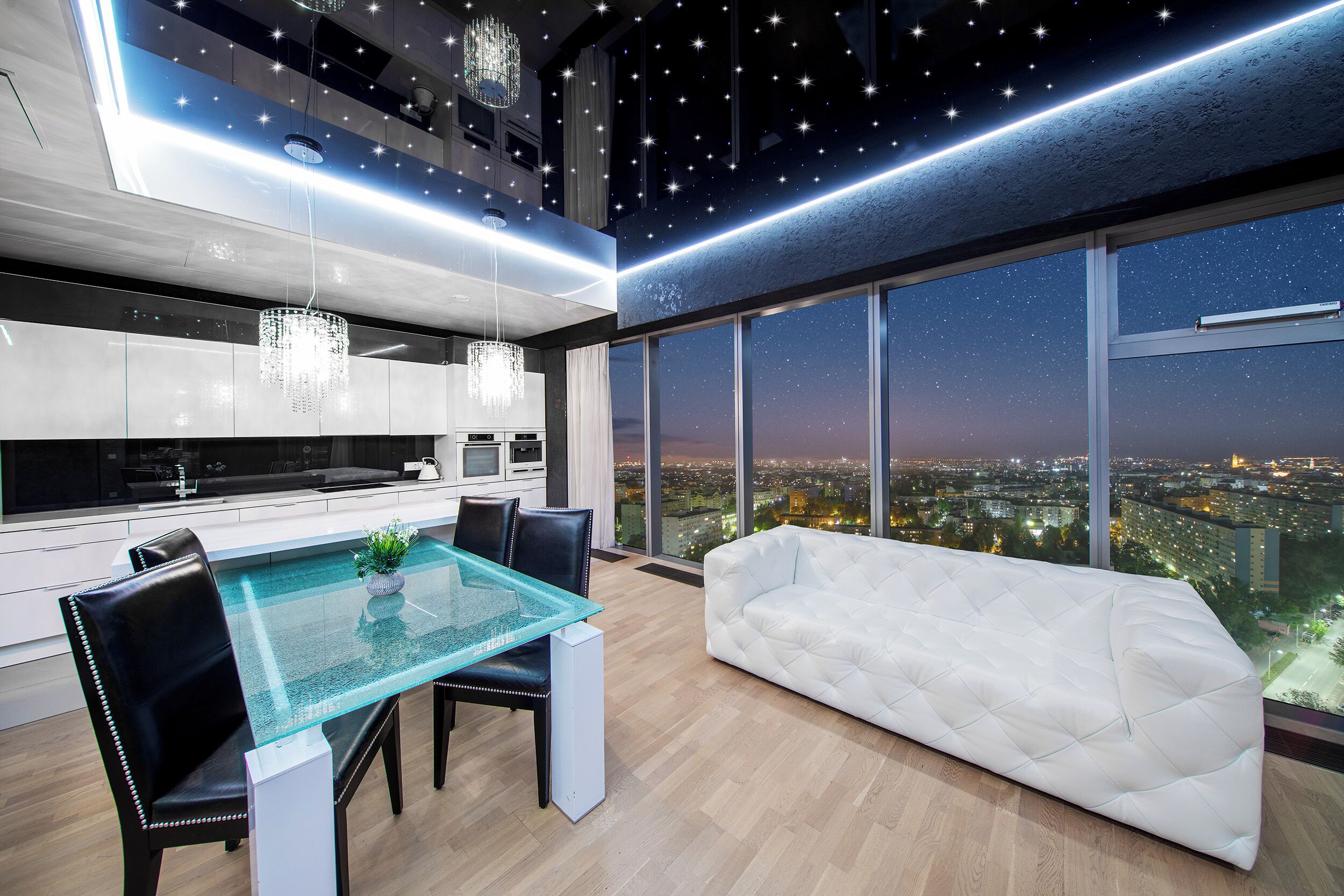 Two Bedroom Apartment | Literie de qualité supérieure, couette en duvet d'oie