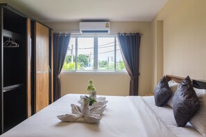 Blackout drapes, rollaway beds, free WiFi