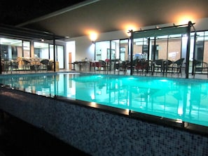 Outdoor pool - Life Grand Hotel (Chiang Mai)