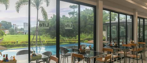 Daily buffet breakfast (THB 100 per person)