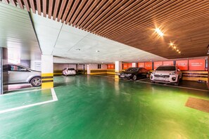 Parken ohne Service (kostenlos), Parkservice (kostenlos)