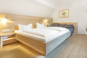 In-room safe, free WiFi, bed sheets - Arracher Hof (Arrach)