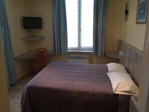 Ropa de cama de alta calidad, escritorio, cunas gratuitas y wifi gratis 