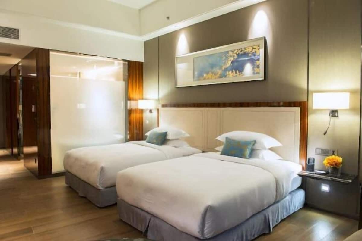 1 bedroom, in-room safe, desk, laptop workspace