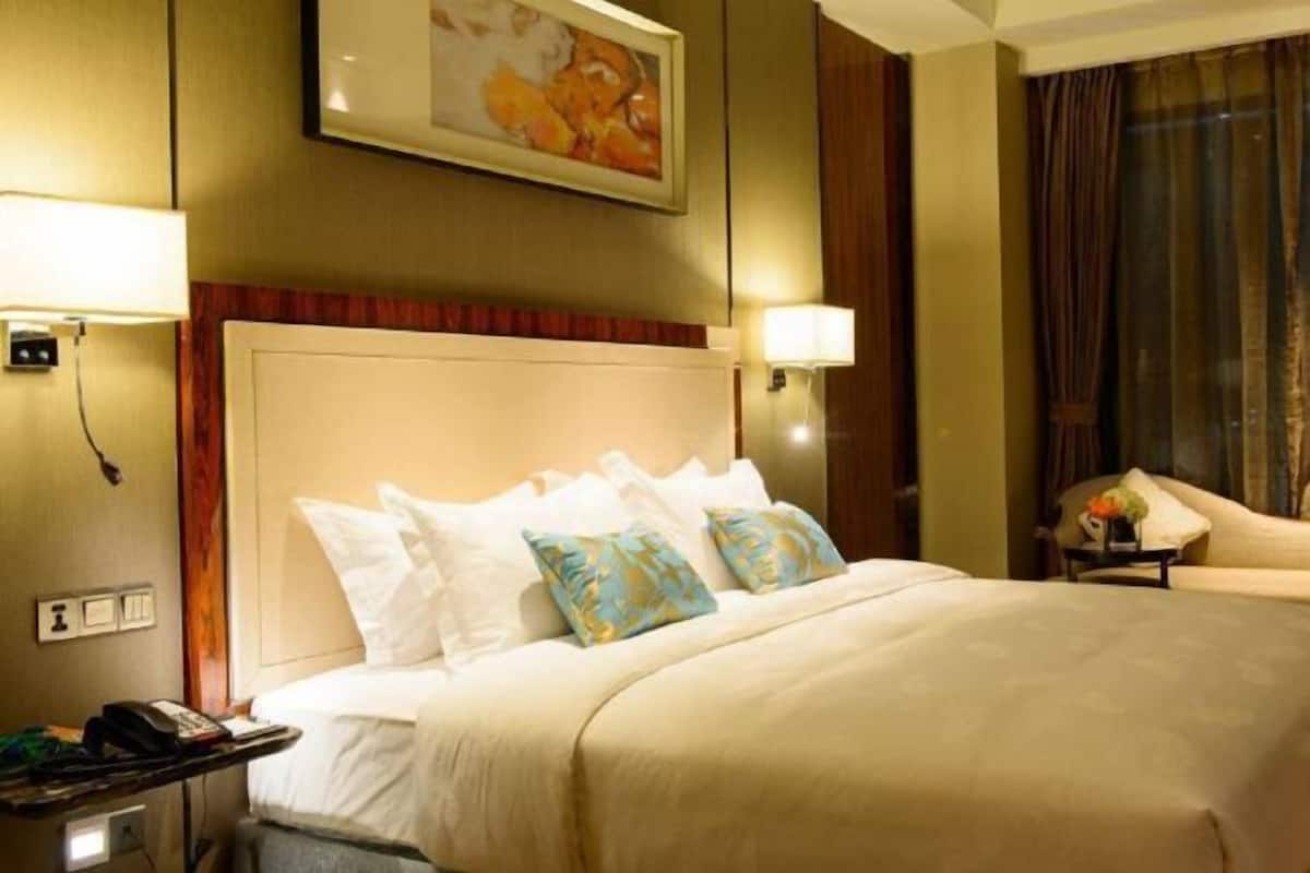 1 bedroom, in-room safe, desk, laptop workspace