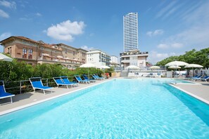 Seasonal outdoor pool, pool umbrellas, sun loungers