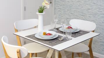 Apartment, 2 Bedrooms | In-room dining