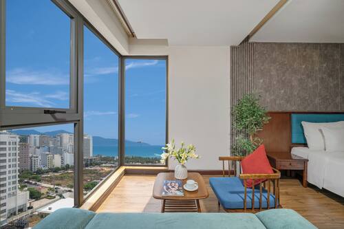 Executive Double Room, 1 King Bed with Sofa bed, Partial Sea View | Premium bedding, minibar, in-room safe, desk