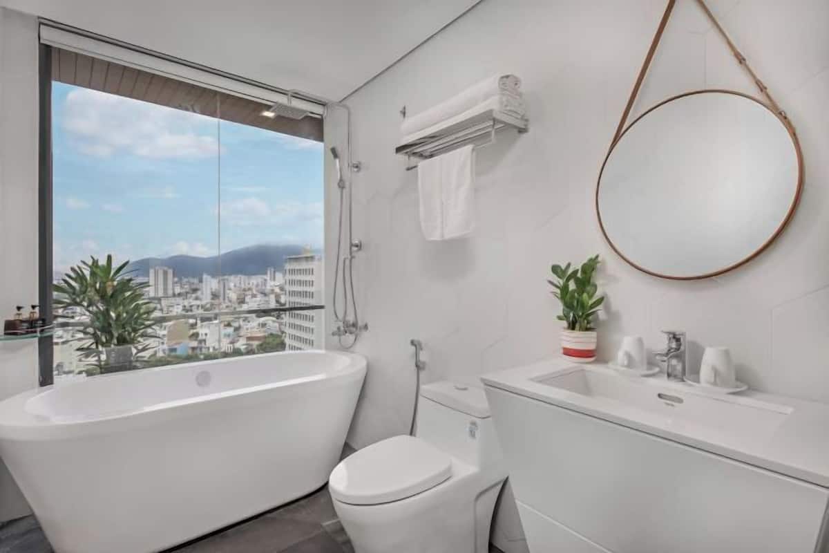 Bathroom | Free toiletries, hair dryer, bathrobes, slippers