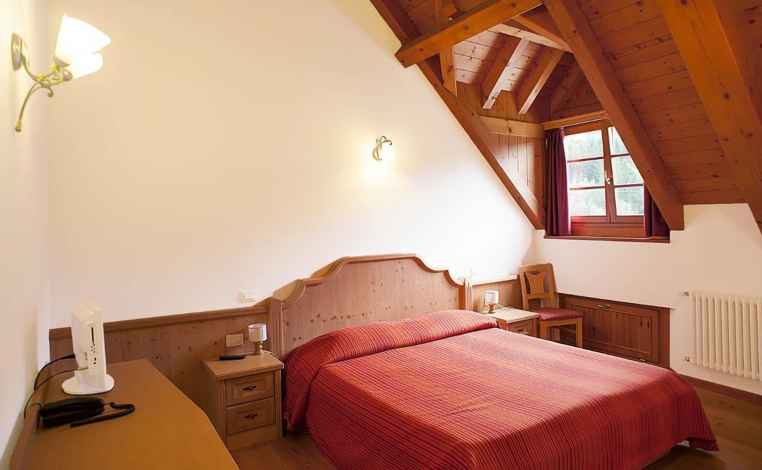 in-room safe, desk, blackout curtains, soundproofing