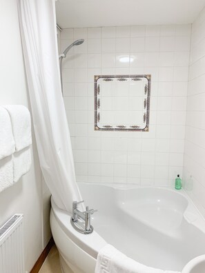 Literie de qualité supérieure, décoration personnalisée