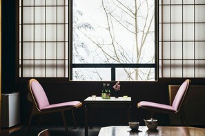 Caja de seguridad en la habitación y wifi gratis