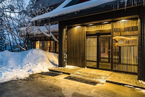 Fachada de la propiedad