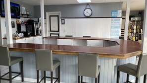 Reception - Kyriad Direct Rouen Sud - Val de Reuil (Val-de-Reuil)