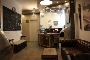 로비 좌석 공간