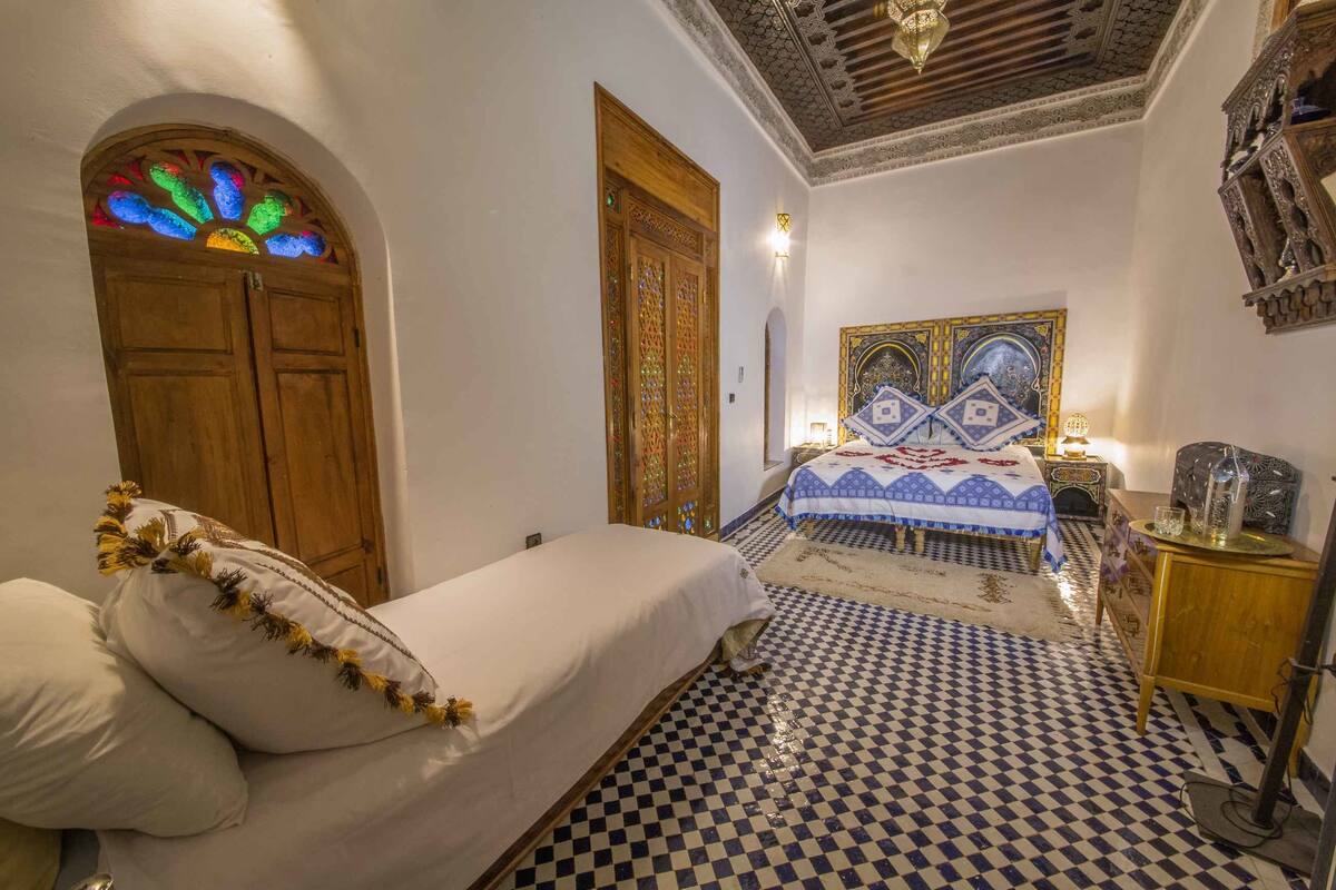 Suite (Scheherazade) | In-room safe, desk, cribs (free), WiFi (free)