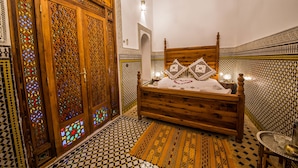 Unclassified image, 3 of 60, button - Riad Ouliya (Fes)