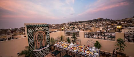 Breakfast, lunch, dinner served; Moroccan cuisine 