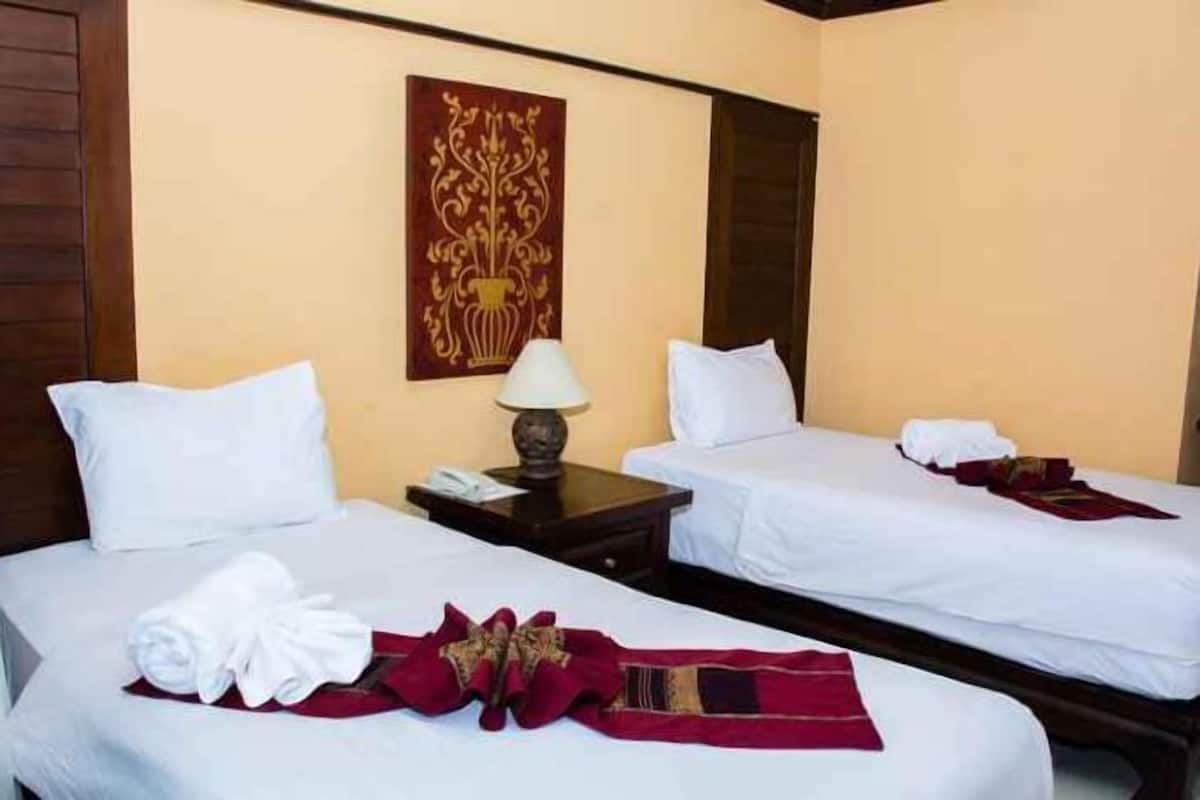 In-room safe, desk, rollaway beds, free WiFi