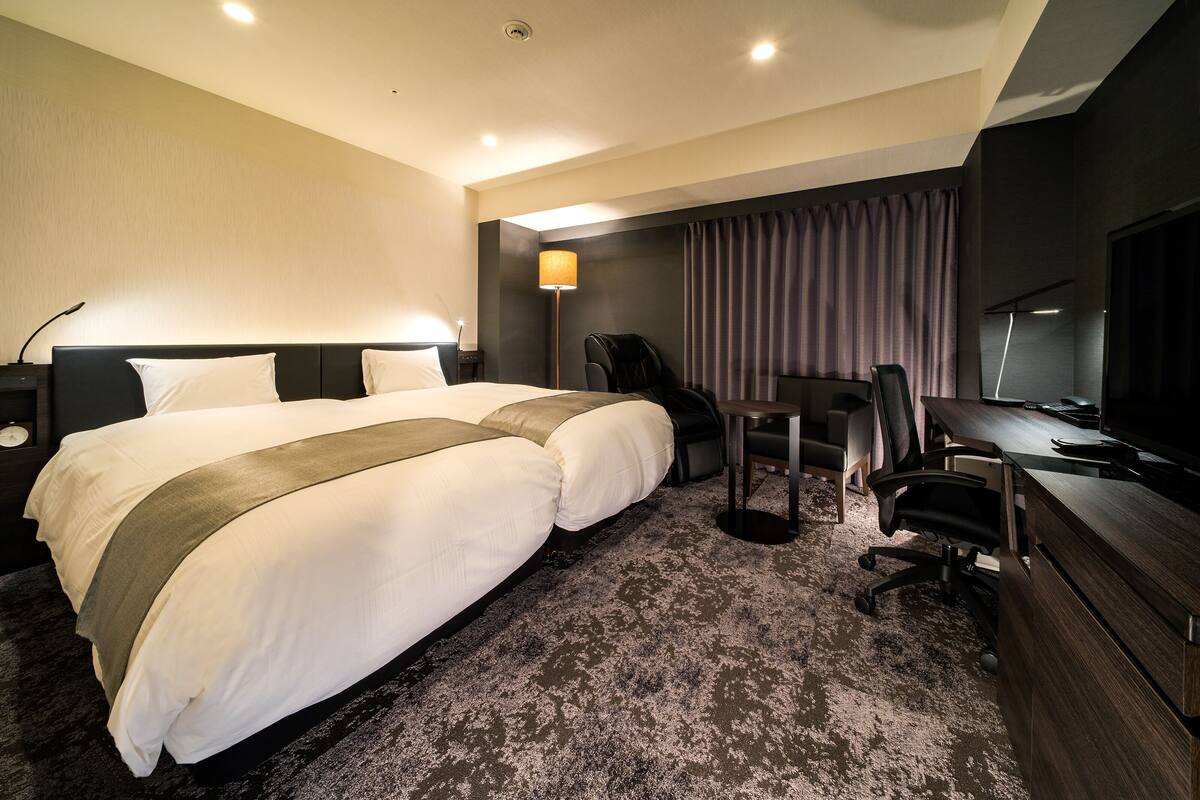 1 bedroom, blackout curtains, free wifi, wheelchair access