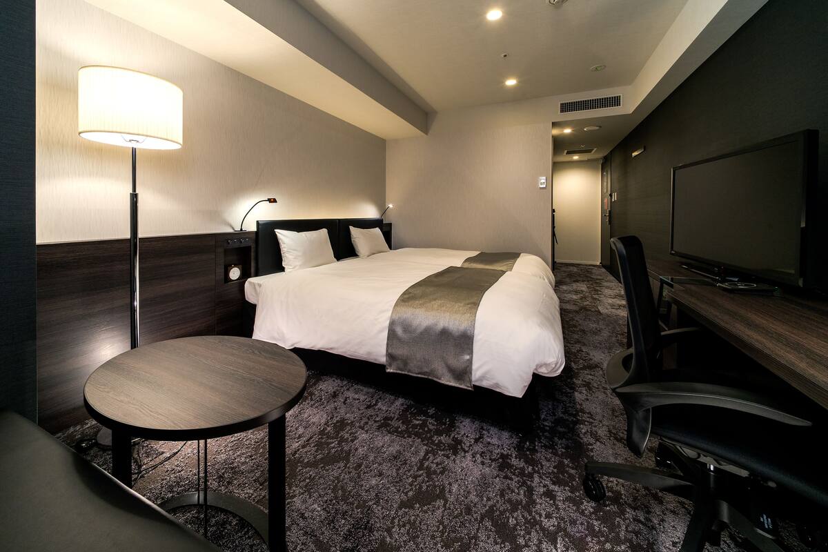 Cortinas opacas y wifi gratis