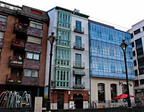 Vista frontal de la propiedad