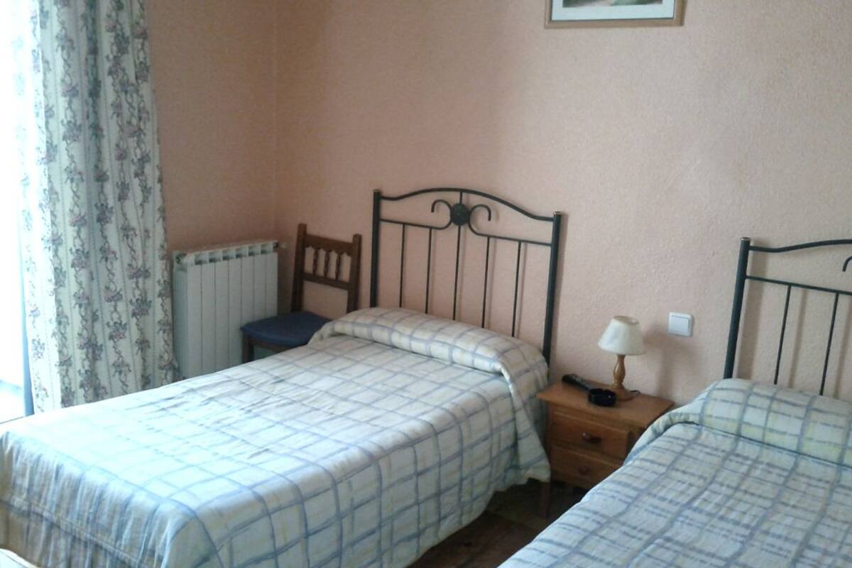 Double or Twin Room, Shared Bathroom | Premium bedding, desk, blackout drapes, rollaway beds (surcharge)