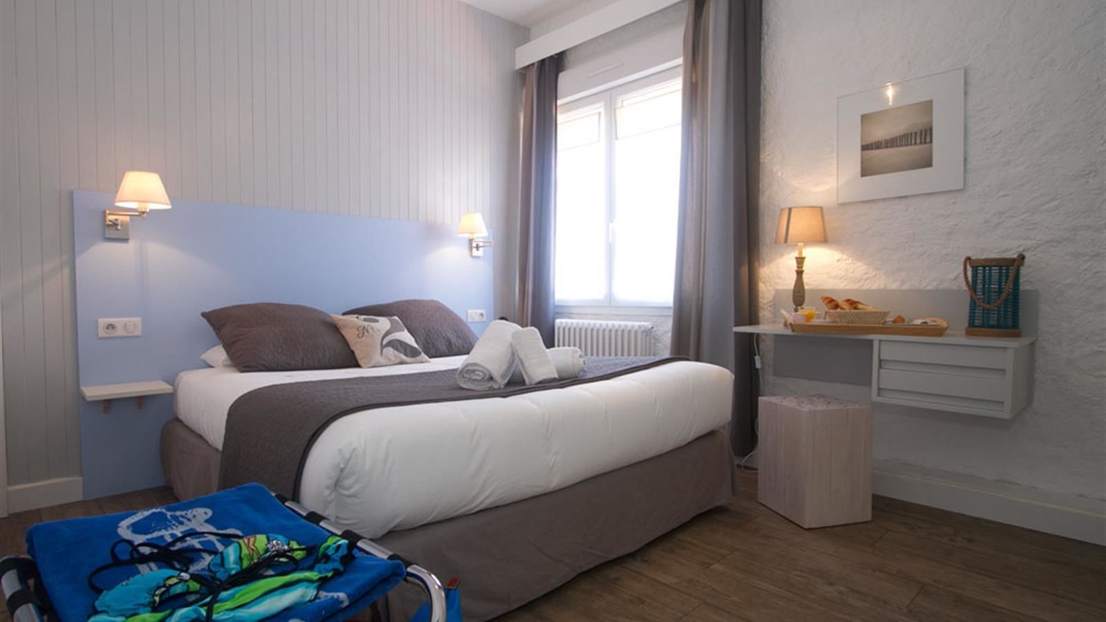 in-room safe, desk, soundproofing, rollaway beds