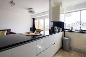 公寓, 2 間臥室 | 私人廚房 | 雪櫃、微波爐、焗爐、爐具