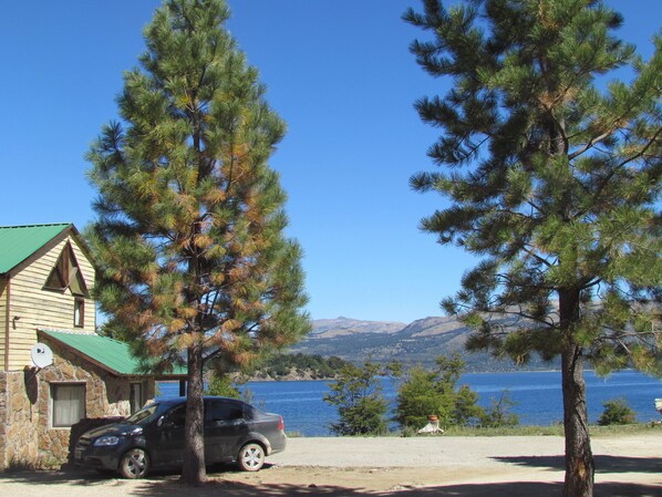 Bungalow - 2 sovrum | Värdeförvaringsskåp på rummet och strykjärn/strykbräda