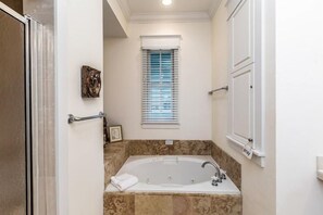 House, 4 Bedrooms, Ocean View, Beachfront | Deep-soaking bathtub - Caribbean Paradise 4 Bedroom Holiday Home by Five Star Properties (Miramar Beach)