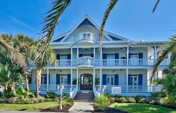 House, 5 Bedrooms, Ocean View, Sea Facing | Front of property