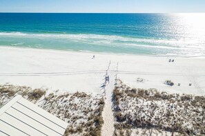 House, 5 Bedrooms, Ocean View, Sea Facing | Beach/ocean view