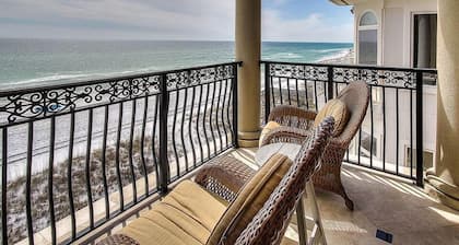 Casa de Cielo 4 Bedroom Holiday Home by Five Star Properties