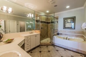 House, 5 Bedrooms, Sea Facing | Bathroom | Shower, towels - Casa de Fiesta 5 Bedroom Holiday Home by Five Star Properties (Destin)